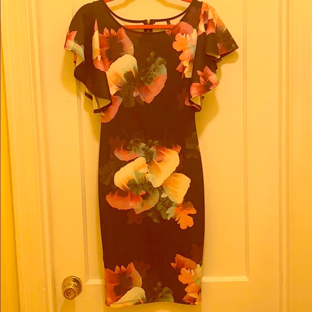 Beautiful floral dress with ruffle sleeves